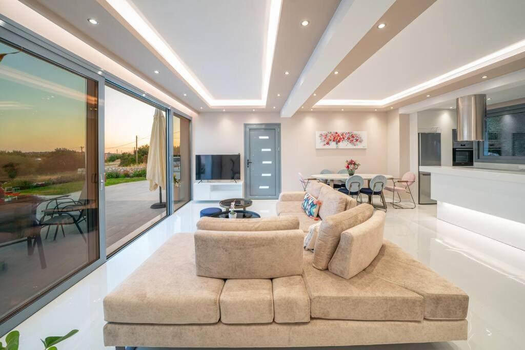 Villa Laide Karavados Luaran gambar
